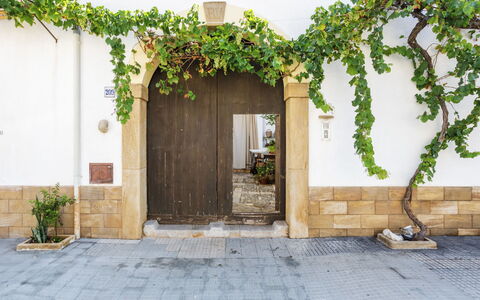 San Vito Lo Capo 155: Plante, Ejendom, Dør, Bygning, Træ, Vejbelægning, Hus, Væg, Vindue, Græs