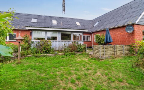 Atena - 250M from the Sea: Græs, Tag, Hus, Busk, Hjem, Boligområde, Sommerhus, Land Lot, Landdistrikt, Have