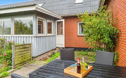 Atena - 250M from the Sea: Tag, Hus, Land Lot, Hjem, Sommerhus, Estate, Garden Bygninger, Skygge, Bjælkehytte, Landscaping
