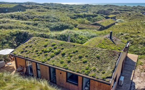 Hoat - 300M from the Sea: Tag, Skur, Sommerhus, Garden Bygninger, Sidespor, Hårdttræ