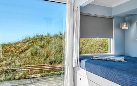 Hoat - 300M from the Sea: Træ, Indretning, Møbel, Etage, Gulvbelægning, Hjem, Værelse, Hav, Loft, Vindue Behandling