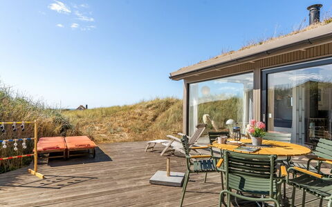 Hoat - 300M from the Sea: Træ, Møbel, Stol, Eco Hotel, Hårdttræ, Dæk, Skygge, Veranda, Altan, Udvej