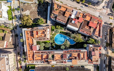 Dénia 189: Træ, Boligområde, Svømmepøl, Menneskelig Bosættelse, Urban Design, Lejlighed, Ejerlejlighed, Udvej, Luftfotografering, Fugleperspektiv