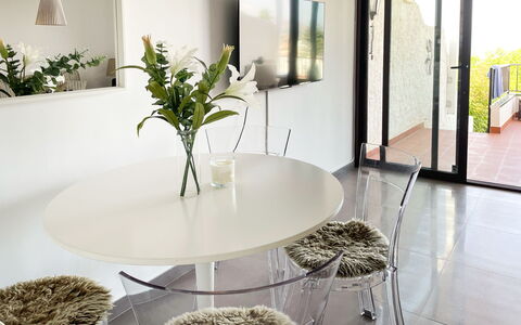 Limoneros: Plante, Ejendom, Bord, Indretning, Belysning, Bygning, Arkitektur, Gul, Dekoration, Etage