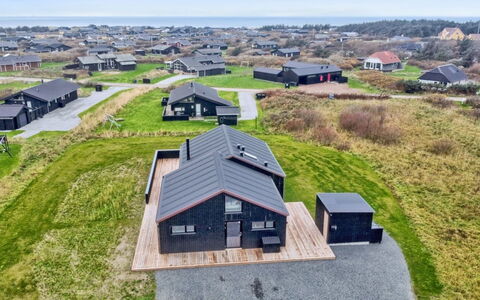 Anemette - 800M from the Sea: Hus, Hjem, Tag, Boligområde, Sommerhus, Estate, Stuehus, Lawn, Landscaping, Sidespor