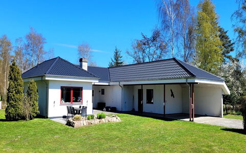 Hakon - 550M from the Sea: Tag, Hus, Hjem, Boligområde, Sommerhus, Land Lot, Estate, Stuehus, Lawn, Have