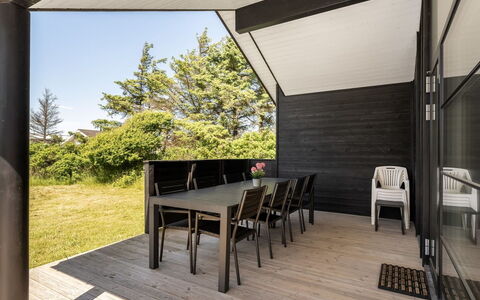 Annvy - 400M from the Sea: Træ, Arkitektur, Skygge, Veranda, Dæk, Hårdttræ, Planke, Naturmateriale, Trægulve, Stol