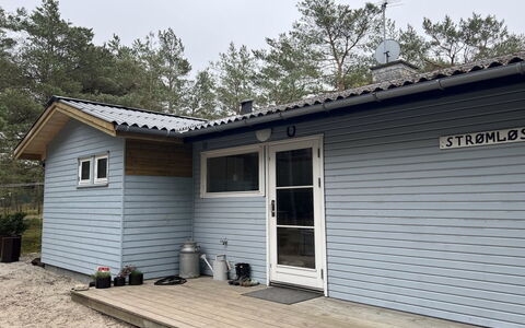 Alita - 300M from the Sea: Træ, Møbel, Lejlighed, Værelse, Loft, Bejdse, Stol, Hårdttræ, Klarlak, Tømmer