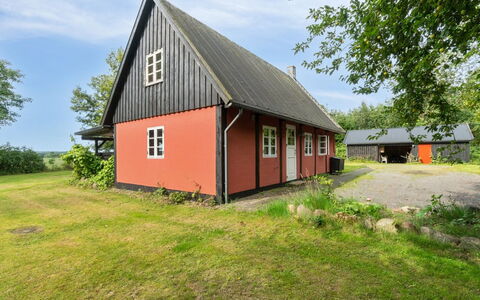Thana - 8Km from the Sea: Tag, Hjem, Sommerhus, Estate, Udendørs Møbler, Gård, Udendørs Bord, Gårdsplads, Backyard, Villa