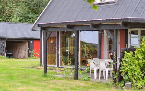 Thana - 8Km from the Sea: Hus, Hjem, Dør, Tag, Sommerhus, Estate, Have, Skygge, Sidespor, Gård