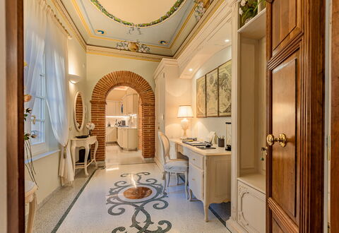 Charming Apartment Cartoni - Città Della Pieve, Um: Møbel, Ejendom, Billedramme, Bord, Stol, Indretning, Bygning, Hal, Træ, Hus