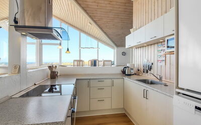 Hilmer - 180M from the Sea