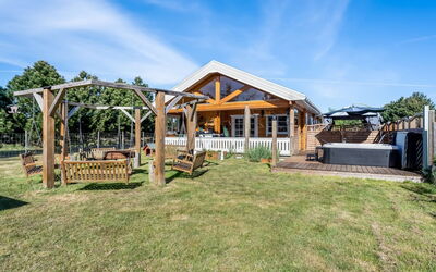 Vicktoria - 1.5Km from the Sea