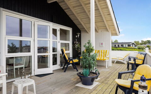 Yvette - 150M from the Sea: Sommerhus, Skur, Hytte, Stuehus, Prærie, Hytte, Lade, Bjælkehytte, Garden Bygninger
