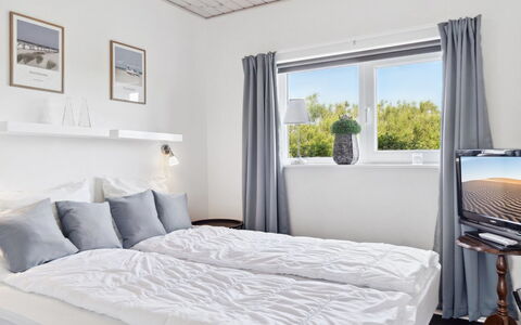 Thyra - 700M from the Sea: Seng, Soveværelse, Sengetøj, Sengetøj, Møbel, Indretning, Throw Pillow, Sengetøj, Hjem, Bed Frame