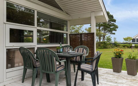 Akseline - 300M from the Sea: Træ, Hjem, Veranda, Dæk, Hårdttræ, Tag, Bejdse, Trægulve, Eco Hotel