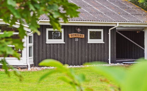 Akseline - 300M from the Sea: Træ, Hjem, Veranda, Dæk, Hårdttræ, Tag, Bejdse, Trægulve, Eco Hotel