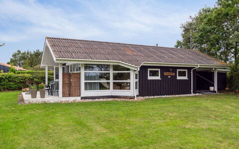 Akseline - 300M from the Sea: Træ, Hjem, Veranda, Dæk, Hårdttræ, Tag, Bejdse, Trægulve, Eco Hotel