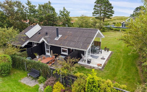 Akseline - 300M from the Sea: Træ, Hjem, Veranda, Dæk, Hårdttræ, Tag, Bejdse, Trægulve, Eco Hotel