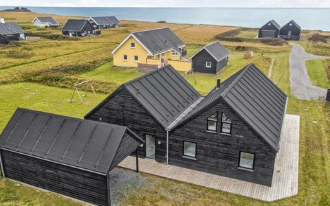 Othinkarl - 100M from the Sea: Tag, Hjem, Dør, Sommerhus, Skygge, Sidespor, Gård, Estate, Backyard
