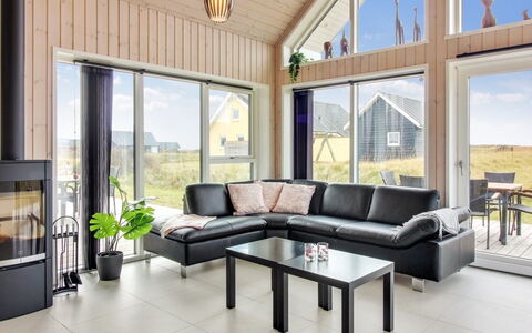 Othinkarl - 100M from the Sea: Tag, Hjem, Dør, Sommerhus, Skygge, Sidespor, Gård, Estate, Backyard