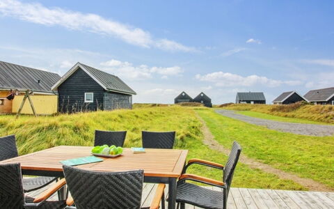 Othinkarl - 100M from the Sea: Tag, Hjem, Dør, Sommerhus, Skygge, Sidespor, Gård, Estate, Backyard