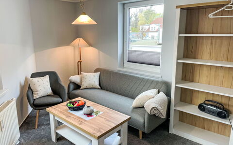 Lisa: Møbel, Ejendom, Couch, Hvid, Bord, Belysning, Indretning, Stue, Træ, Komfort