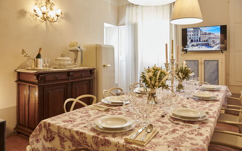 Casa Ada e Sabo: Bord, Møbel, Ejendom, Stol, Cabinetry, Bordservice, Dekoration, Belysning, Indretning, Skuffe