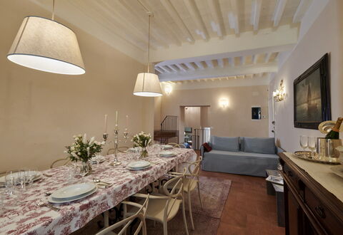 Casa Ada e Sabo: Bord, Ejendom, Møbel, Billedramme, Bygning, Indretning, Dekoration, Stol, Belysning, Træ