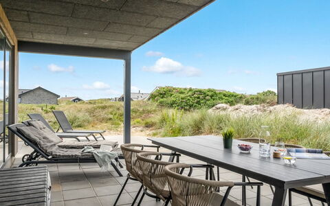 Waldar - from the Sea: Tag, Hus, Hjem, Sommerhus, Dør, Sidespor, Dæk, Veranda, Planke, Hårdttræ