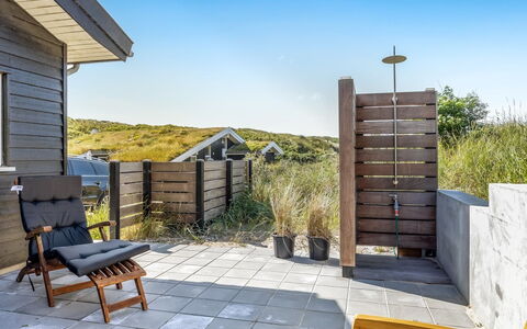 Gebko - 150M from the Sea: Tag, Hjem, Dør, Sommerhus, Skygge, Sidespor, Gård, Estate, Backyard