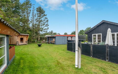 Neea - 280M from the Sea: Træ, Hjem, Veranda, Dæk, Hårdttræ, Tag, Bejdse, Trægulve, Eco Hotel
