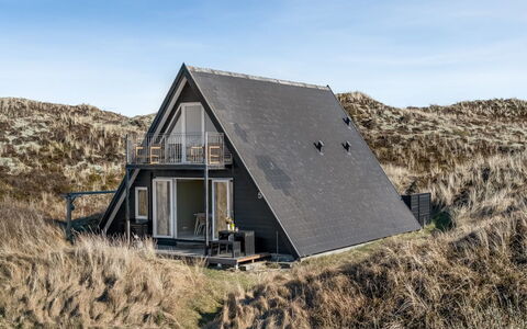 Pauli - 350M from the Sea: Græs, Grøn, Hus, Sommerhus, Græs-, Landdistrikt, Økoregion, Landskab, Land Lot, Busk