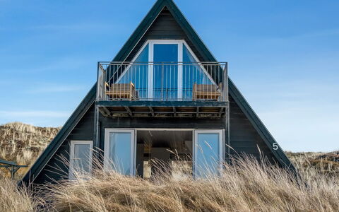 Pauli - 350M from the Sea: Tag, Hus, Hjem, Sommerhus, Dør, Sidespor, Dæk, Veranda, Planke, Hårdttræ