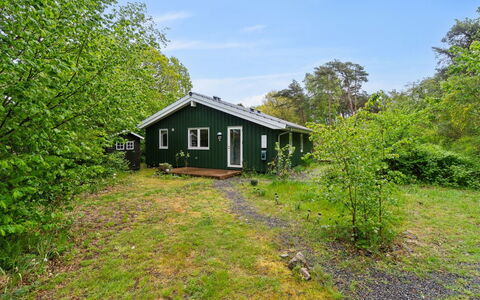 Arkil - 150M from the Sea: Tag, Hus, Land Lot, Hjem, Sommerhus, Estate, Garden Bygninger, Skygge, Bjælkehytte, Landscaping