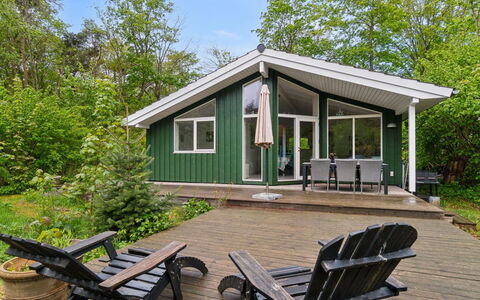 Arkil - 150M from the Sea: Tag, Hus, Land Lot, Hjem, Sommerhus, Estate, Garden Bygninger, Skygge, Bjælkehytte, Landscaping