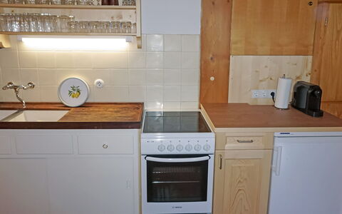 Lieblingsplatz: Cabinetry, Ejendom, Countertop, Komfur, Køkken Apparat, Køkkenvask, Husholdningsapparat, Køkken, Indretning, Træ
