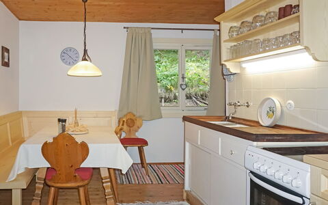Lieblingsplatz: Cabinetry, Ejendom, Møbel, Træ, Countertop, Indretning, Bord, Stol, Arkitektur, Etage