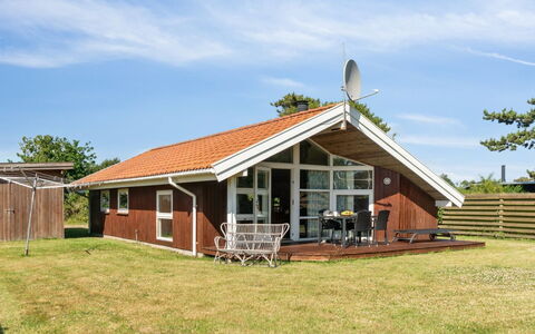 Thrym - 200M from the Sea: Tag, Hus, Hjem, Sommerhus, Sidespor, Estate, Indkørsel, Garden Bygninger, Gård, Skur