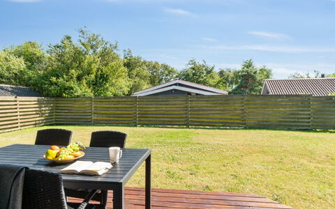 Thrym - 200M from the Sea: Tag, Hus, Hjem, Sommerhus, Sidespor, Estate, Indkørsel, Garden Bygninger, Gård, Skur