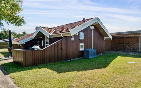 Thrym - 200M from the Sea: Tag, Hus, Hjem, Sommerhus, Sidespor, Estate, Indkørsel, Garden Bygninger, Gård, Skur