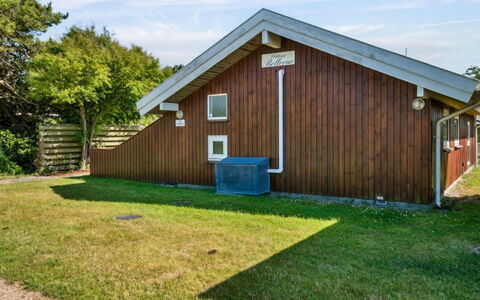 Thrym - 200M from the Sea: Tag, Hus, Hjem, Sommerhus, Sidespor, Estate, Indkørsel, Garden Bygninger, Gård, Skur