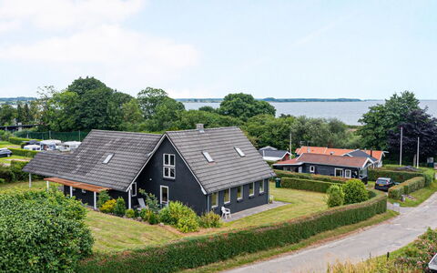 Cajsa - 200M from the Sea: Tag, Hus, Hjem, Sommerhus, Sidespor, Estate, Indkørsel, Garden Bygninger, Gård, Skur