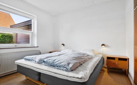 Magh - 9.8Km from the Sea: Soveværelse, Seng, Gulvbelægning, Etage, Sengetøj, Sengetøj, Indretning, Sengetøj, Møbel, Bed Frame
