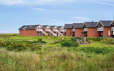 Rohan - 2.2Km from the Sea: Tag, Hus, Hjem, Sommerhus, Dør, Sidespor, Dæk, Veranda, Planke, Hårdttræ