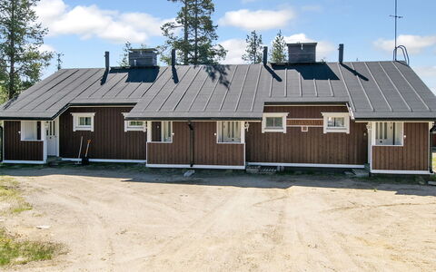 Hirvasaho a 2: Træ, Sommerhus, Bjælkehytte, Skov, Skur, Garden Bygninger, Lærk, Woodland, Bejdse