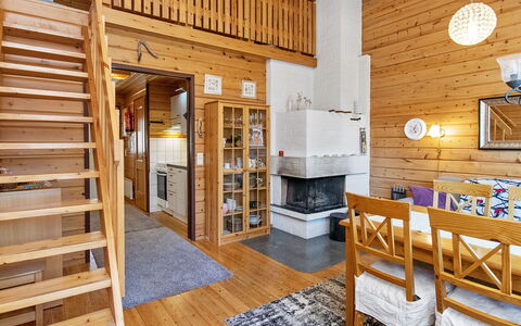 Hirvasaho a 2: Træ, Sommerhus, Bjælkehytte, Skov, Skur, Garden Bygninger, Lærk, Woodland, Bejdse