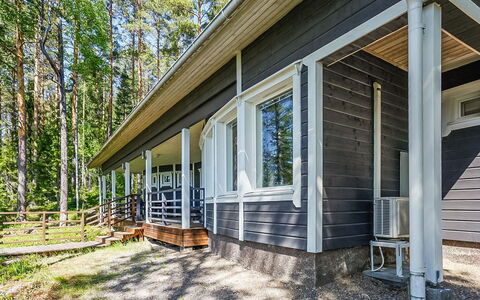 Aurinkokaari: Svømmepøl, Udvej, Udendørs Møbler, Design, Skygge, Landscaping, Hotel, Water Feature, Eco Hotel