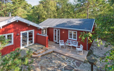 Nayati - 60M from the Sea: Træ, Møbel, Lejlighed, Værelse, Loft, Bejdse, Stol, Hårdttræ, Klarlak, Tømmer