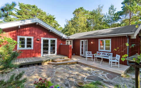 Nayati - 60M from the Sea: Træ, Møbel, Lejlighed, Værelse, Loft, Bejdse, Stol, Hårdttræ, Klarlak, Tømmer